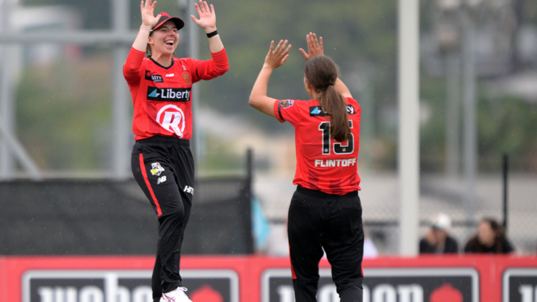 [CRK] WBBL 2025-26: افتتاحی دن کا احوال – گارڈنر، وائٹ ہوج اور ویئرہم کی شاندار کارکردگی
