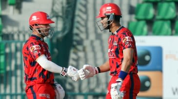 [CRK] PSL: ڈیوڈ وارنر اور ریزا ہینڈرکس کی دھواں دار بیٹنگ، کراچی کنگز کی شاندار جیت