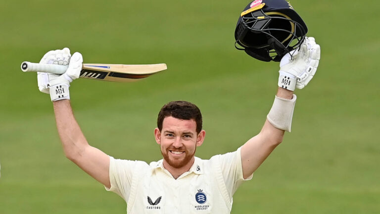 County Championship: Ryan Higgins ki shandaar century, Emilio Gay ka jawab