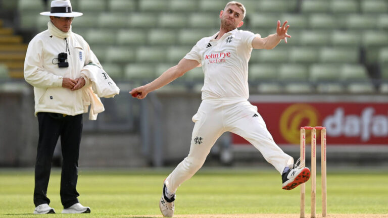 County Championship: اولی اسٹون کی شاندار بولنگ، ناٹنگھم شائر کی پوزیشن مضبوط