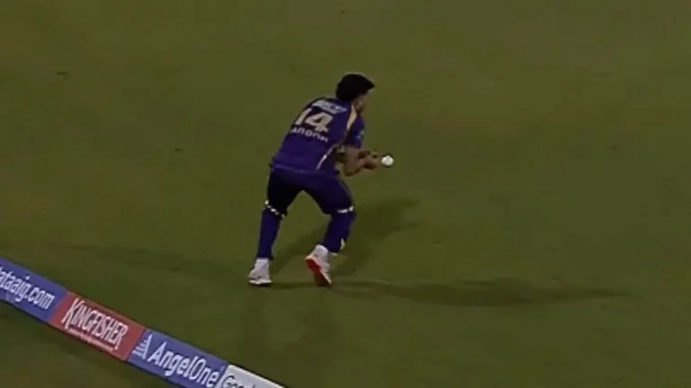 IPL: ویبھو اروڑا کا آسان کیچ ڈراپ، دیودت پڈیکل کو نئی زندگی مل گئی